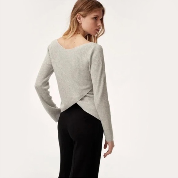 Gorgeous Aritzia Babaton Kitano Sweater Oatmeal Medium with Cross Back Detail - Picture 5 of 15